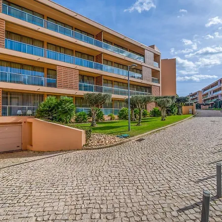 Stylish 2bdr Flat With Pool In Salgados By Lovelystay * アルブフェイラ