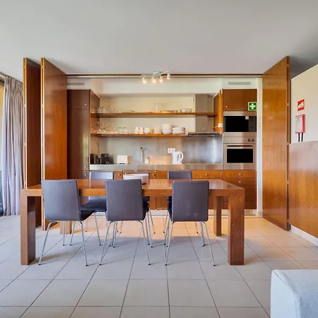 דירה Stylish 2bdr Flat With Pool In Salgados By Lovelystay