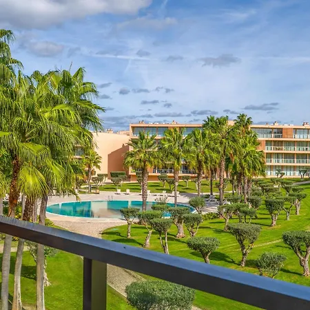 דירה Stylish 2bdr Flat With Pool In Salgados By Lovelystay