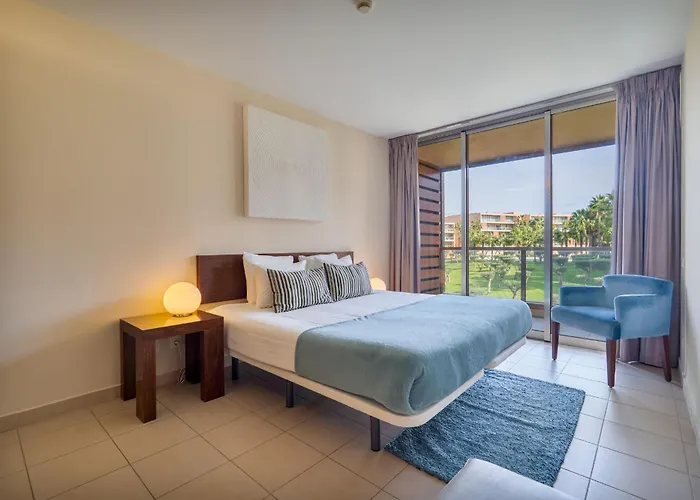 아파트 Stylish 2bdr Flat With Pool In Salgados By Lovelystay