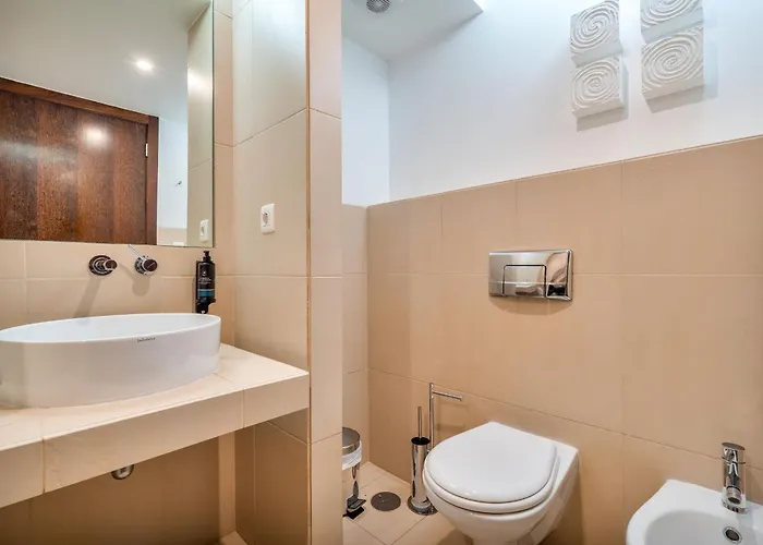 Stylish 2bdr Flat With Pool In Salgados By Lovelystay 아파트