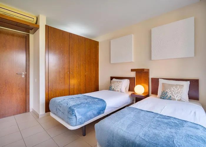 아파트 Stylish 2bdr Flat With Pool In Salgados By Lovelystay 알부페이라