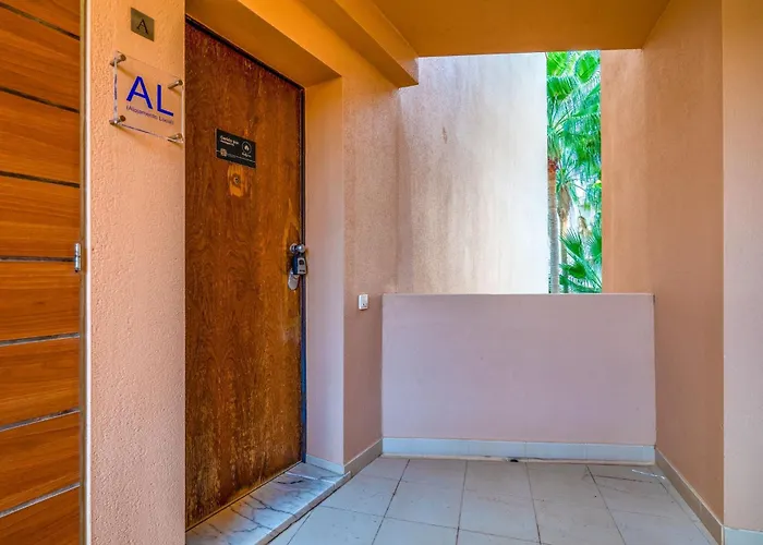 아파트 Stylish 2bdr Flat With Pool In Salgados By Lovelystay 알부페이라