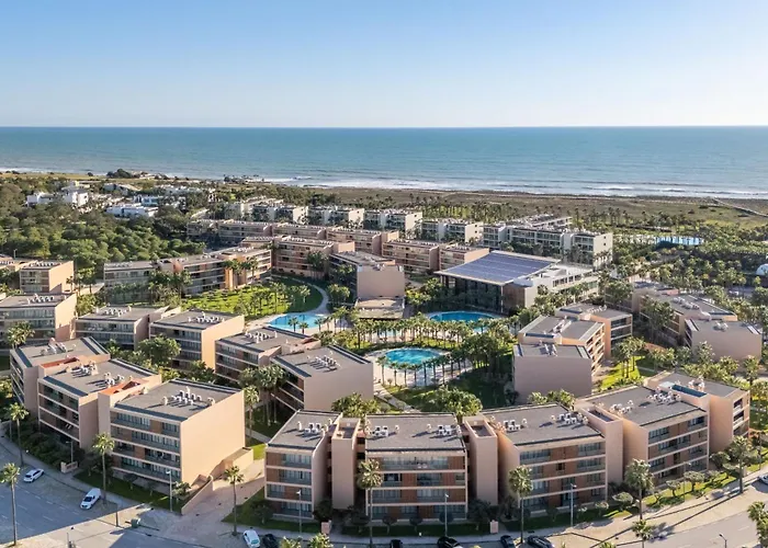 아파트 Stylish 2bdr Flat With Pool In Salgados By Lovelystay *