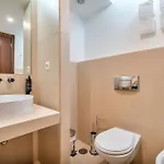 Stylish 2bdr Flat With Pool In Salgados By Lovelystay דירה
